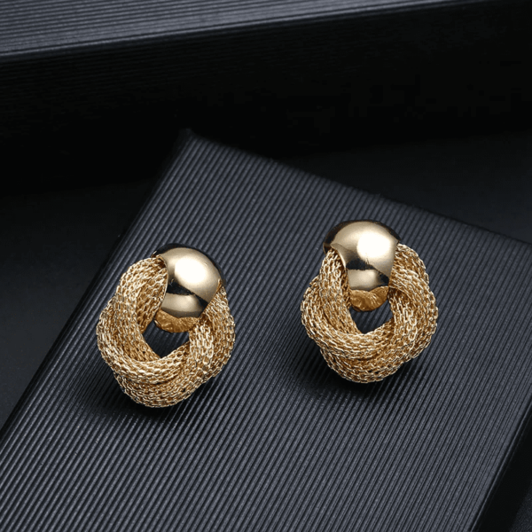 aretes-tejidos-dorados-para-mujer