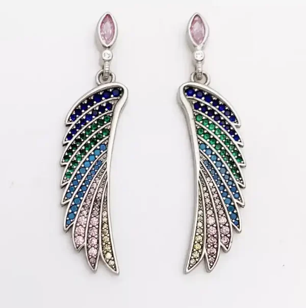 Aretes-brillantes-de-ala-de-colibri